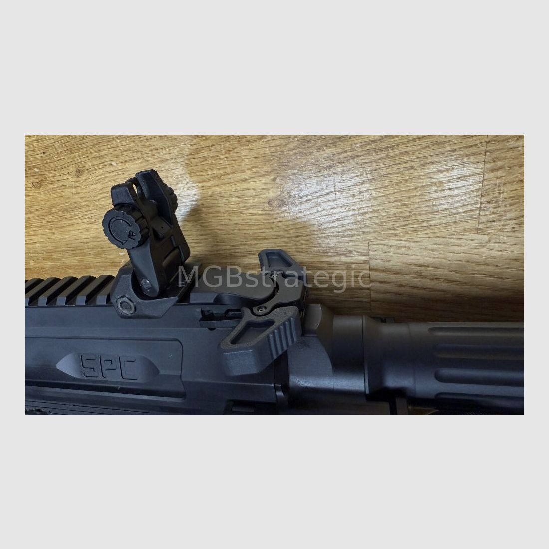 B&T AG SPC9 PDW G - pistola semiautomática 9mm Luger inferior para cargadores Glock de 9mm