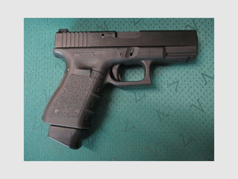 Pistole Glock 32C .357 SIG mit Reservemagazin	 32C