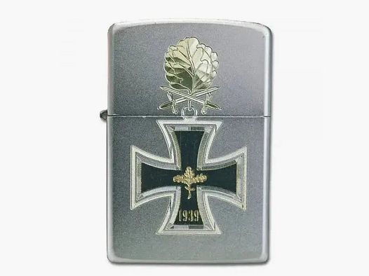 Zippo lighter with engraving of the Iron Cross