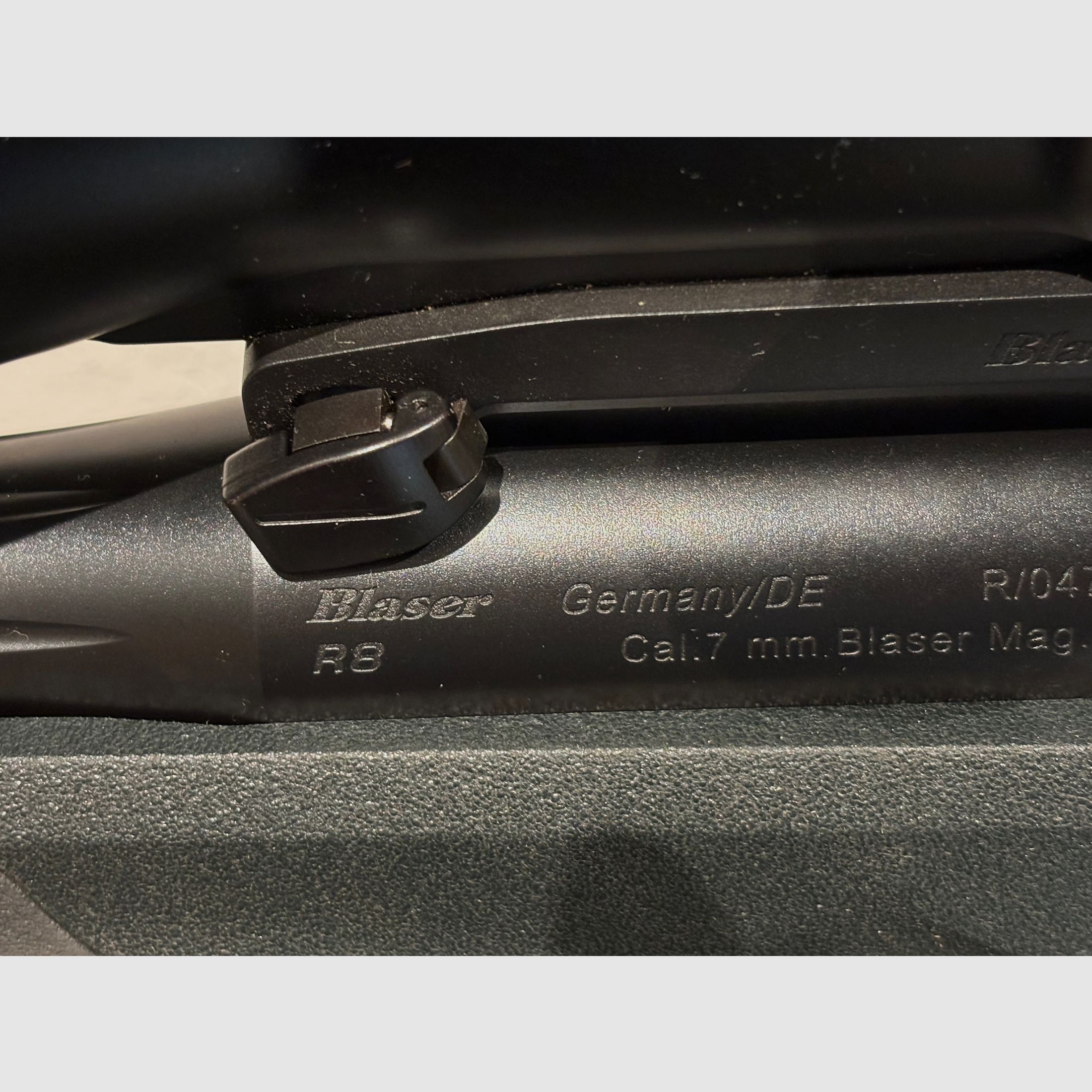 Blaser R8 7mm Blaser Mag Professional Success + Wechsellauf 300 WinMag. Jagdmatch mit Gewinde