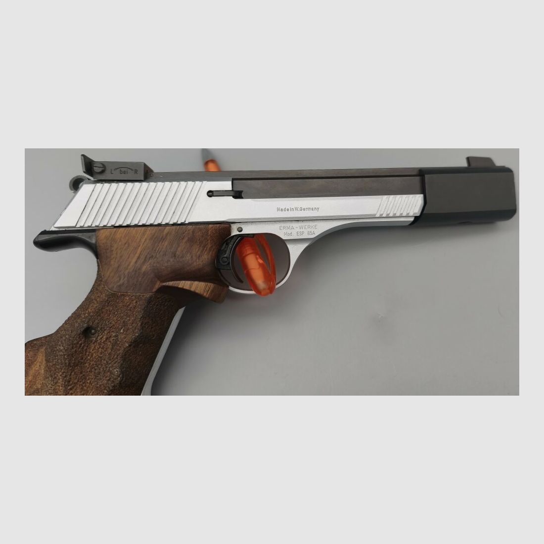 Erma ESP 85A Pistola Deportiva KK Bicolor con Empuñadura Nill Form .22lr