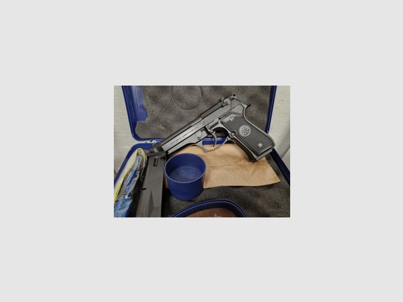 Beretta 92FS 9mm Luger