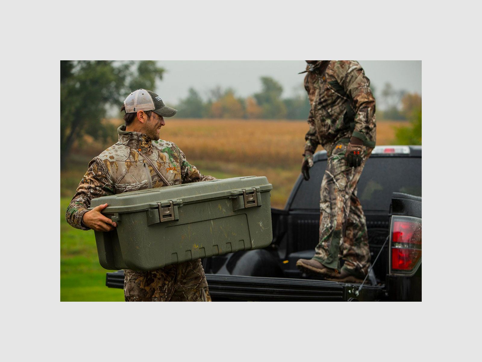 BAULE – PLANO – SPORTSMAN’S TRUNK LARGE | 27GAL | 102LT | DESERT TAN, immagine 6 di 6