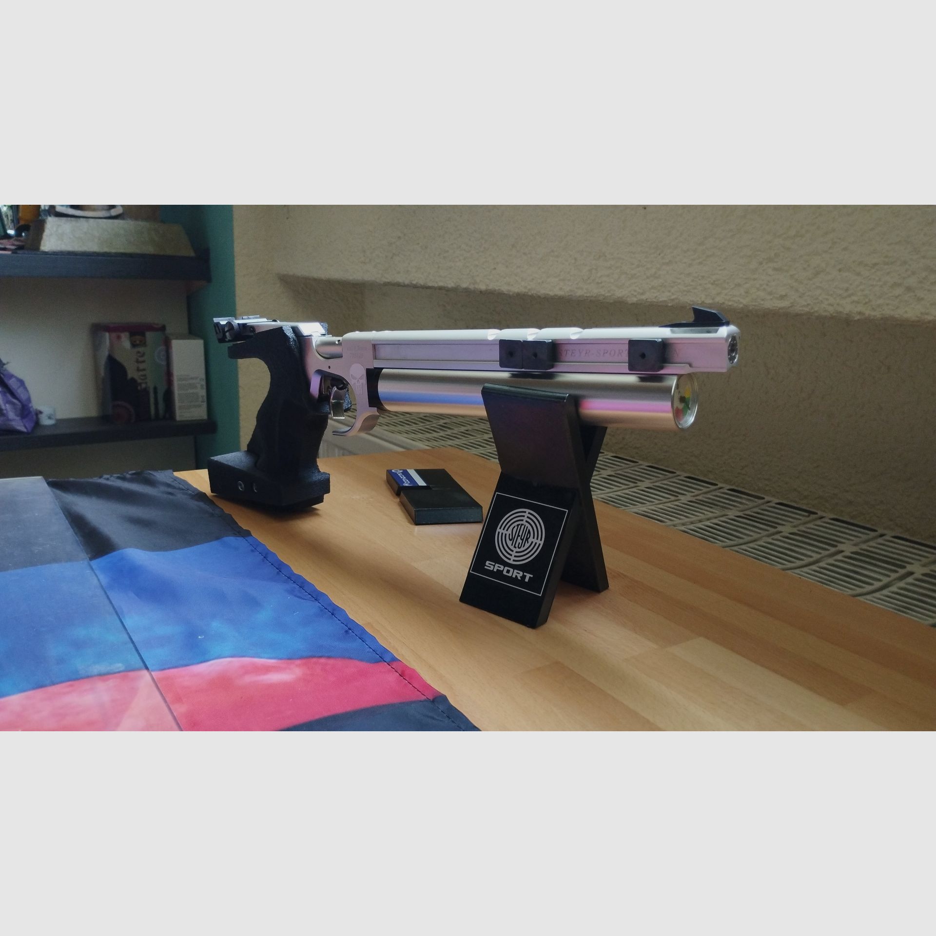 Steyr LP 10 Match air pistol with accessories, image 1 of 4