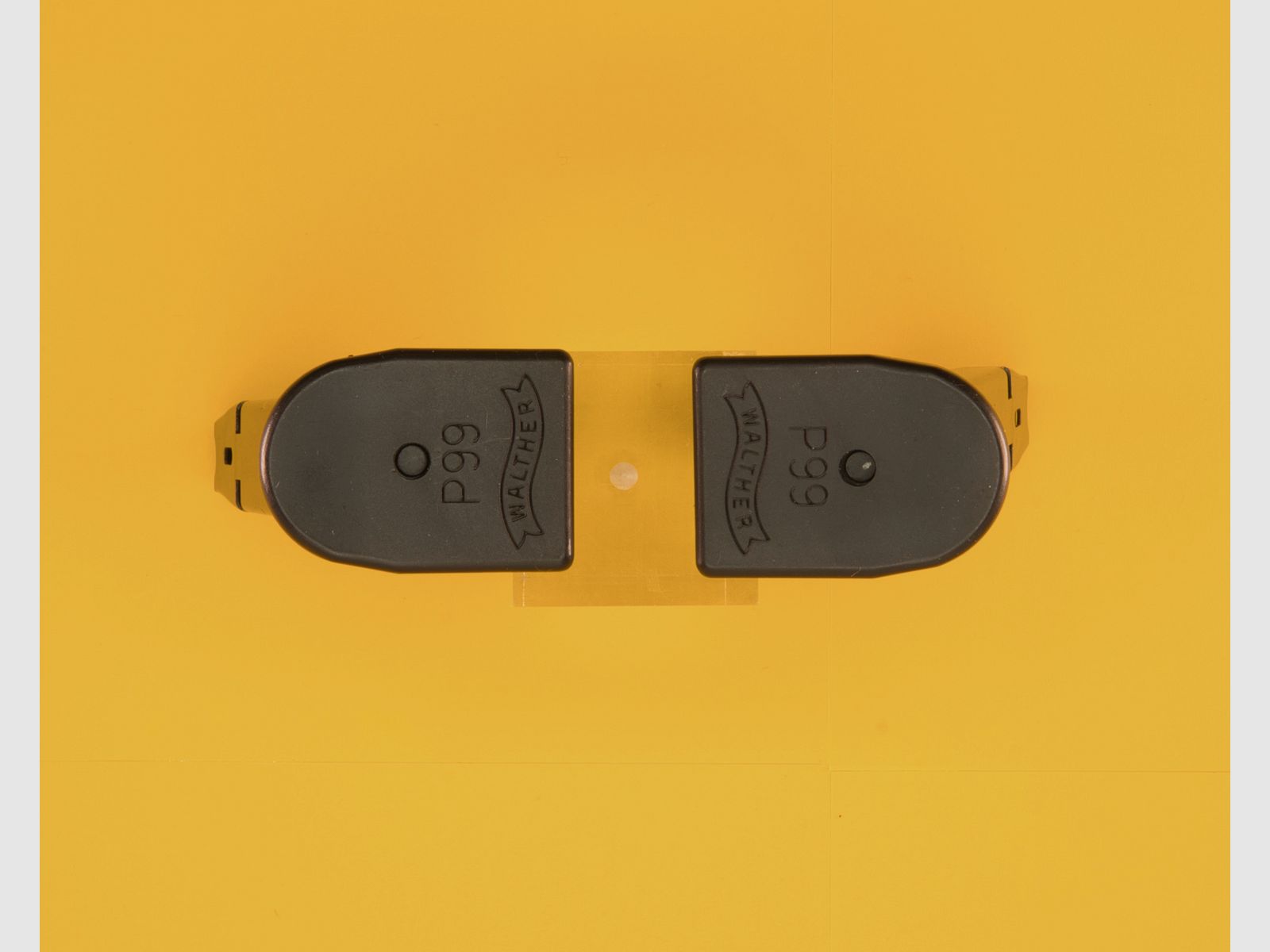 Biete hier zwei Magazine für die Walther P 99 / P99 Schreckschusswaffe an