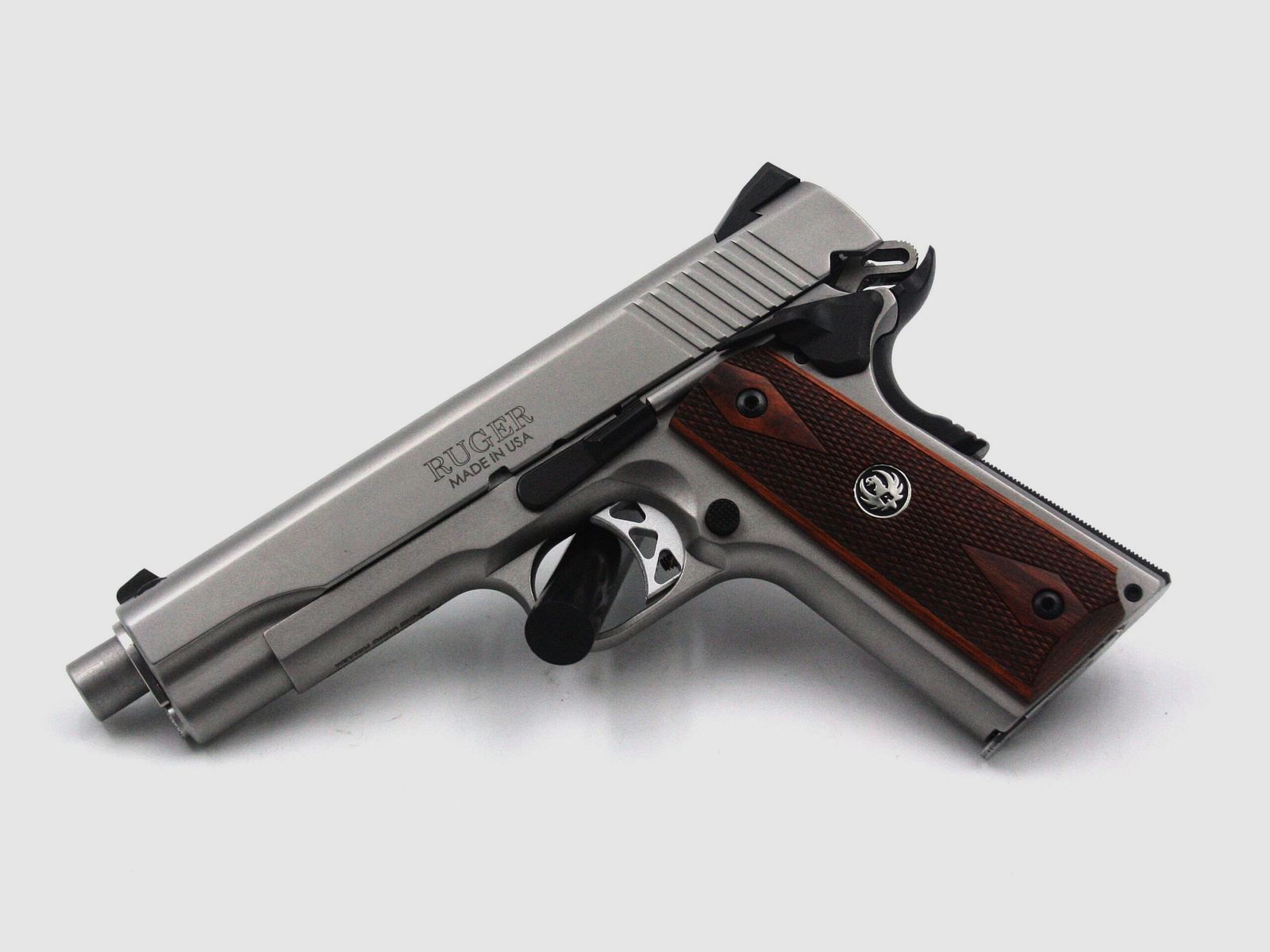 Pistola Ruger SR 1911, usata, .45 ACP, con impugnature in legno, immagine 1 di 3