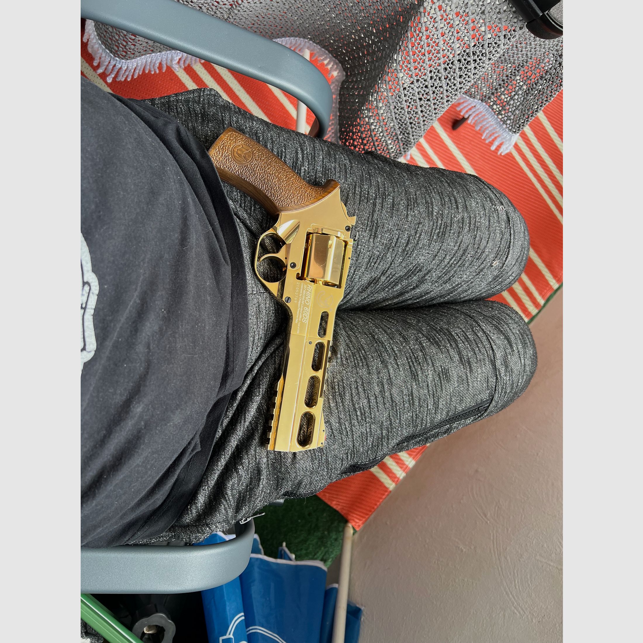 Revolver " CHIAPPA " von FireArms limitiert, 18 Karat Vergoldet