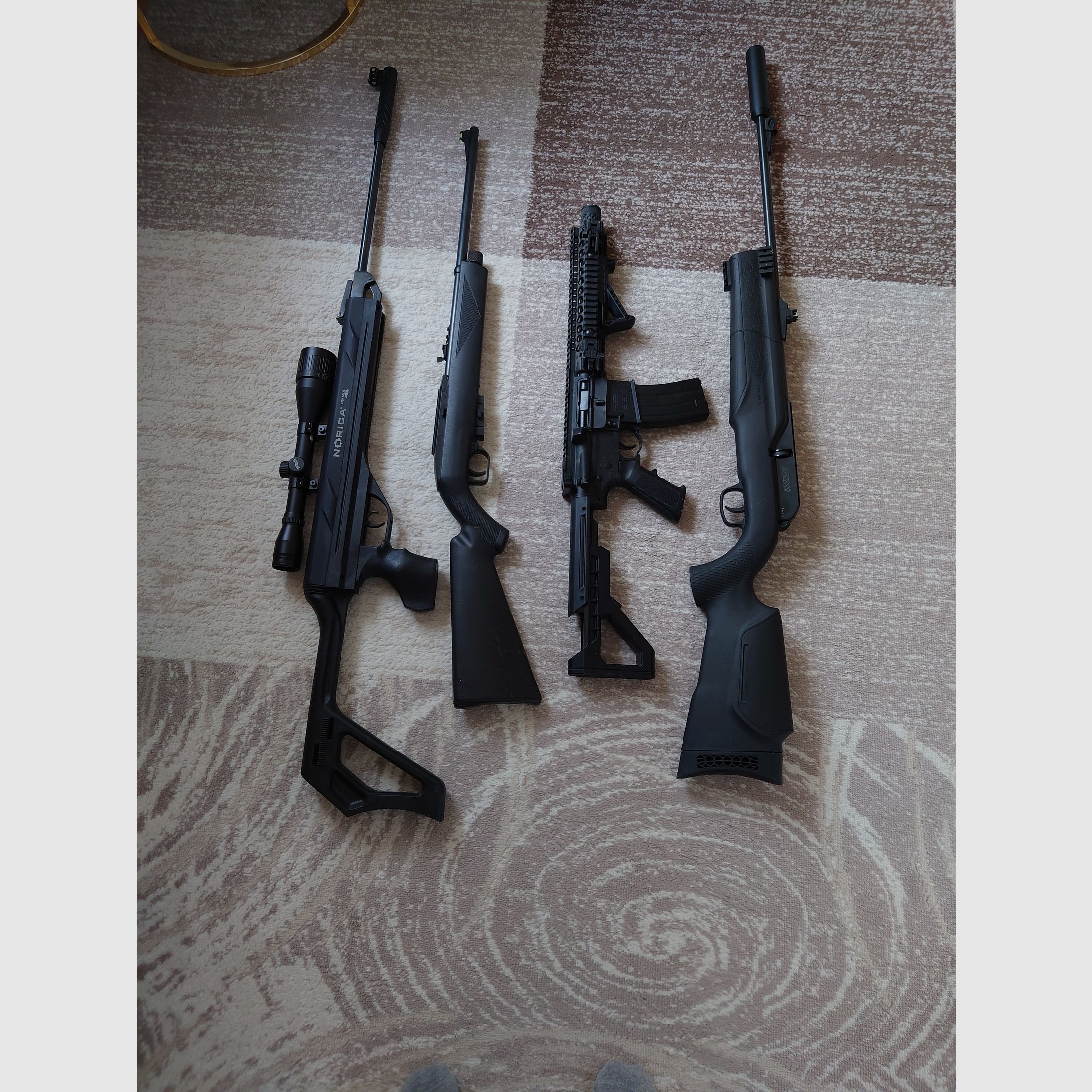 4 Waffen zu verkaufen 