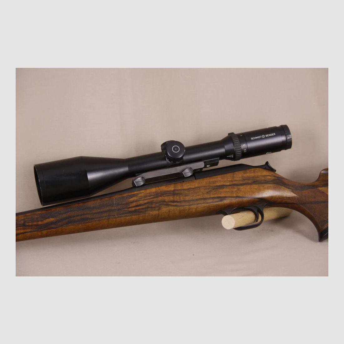 Blaser R93 Stutzen // CUSTOM MADE Handschäftung // Toll gemasertes Schaftholz!