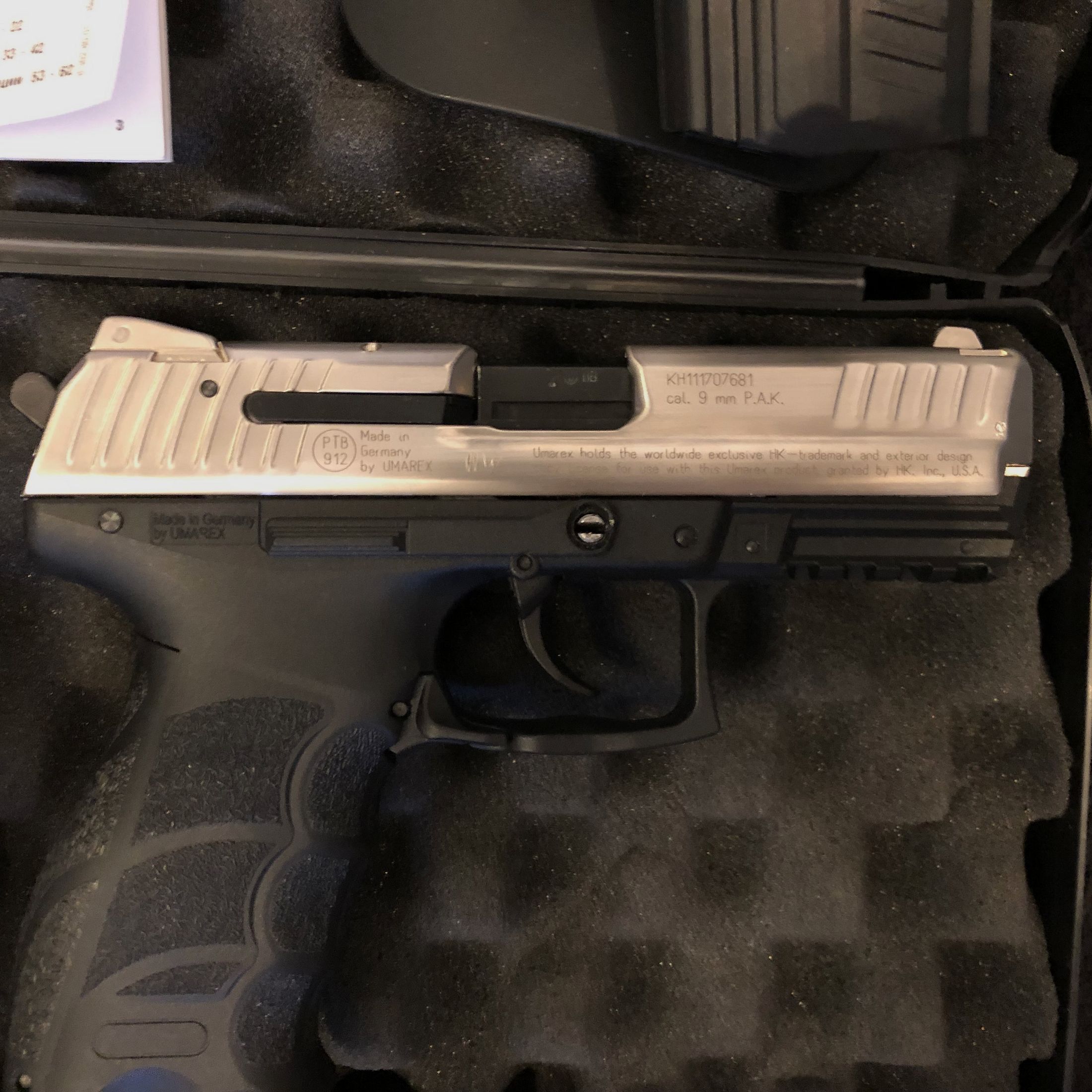 Verkaufe meine HK P30 Nickel + Holster Schreckschuss