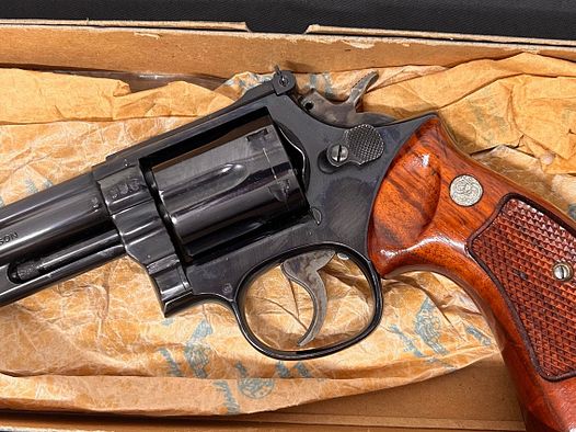 Smith & Wesson 19-3 , Revolver, Original Karton, verstellbare Visierung, .357Mag 4 Zoll