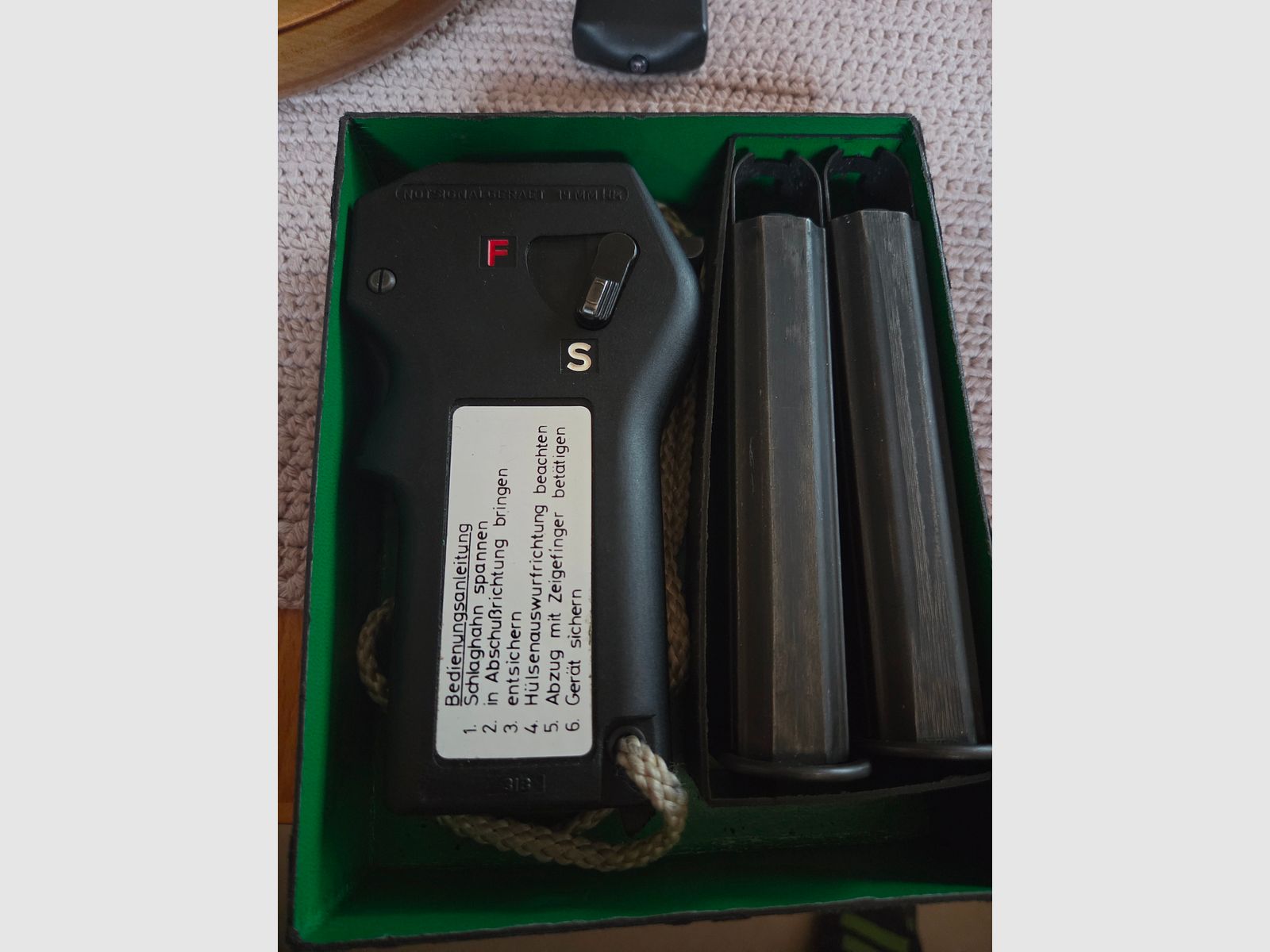 Heckler & Koch emergency signal device