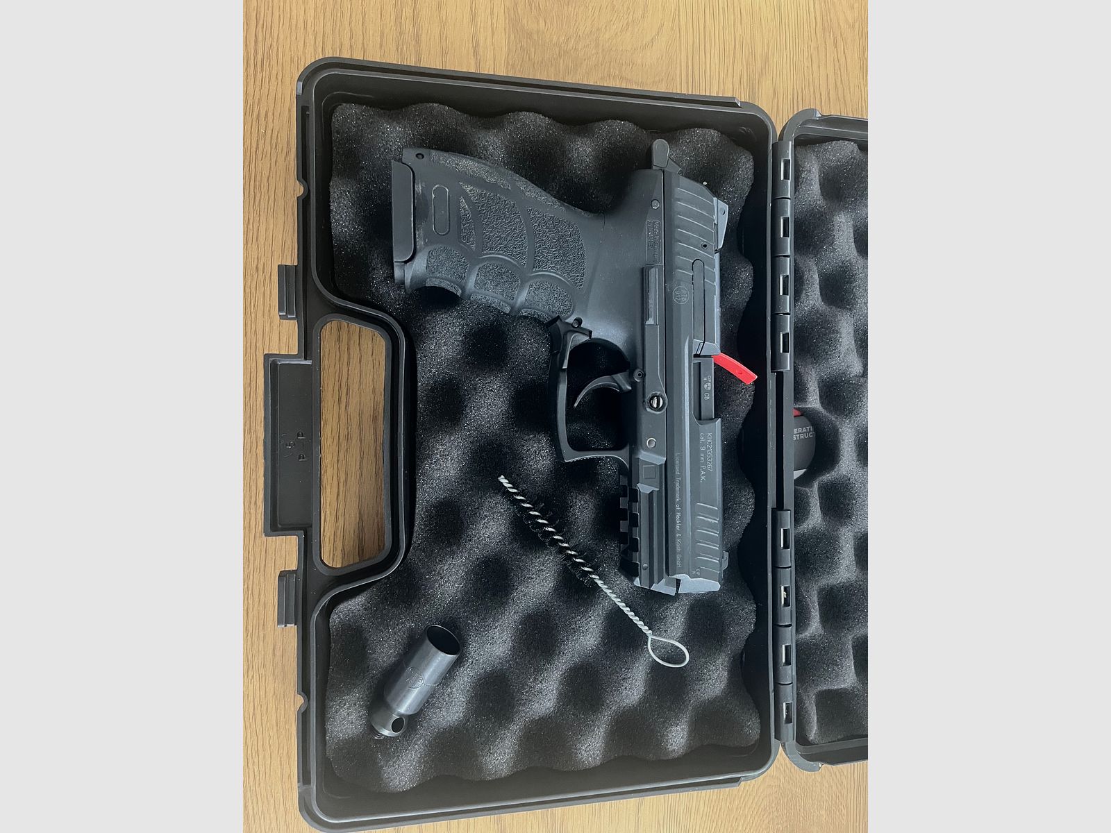 Heckler & Koch P30 PTB incluant la mallette + 49 cartouches à blanc