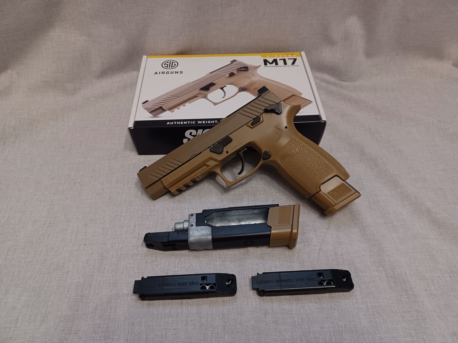 SIG SAUER P320 M17 FDE / 4,5 mm Diabolo / BlowBack / CO2 / Pistole / OVP (73)