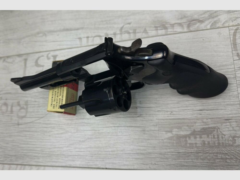 Smith & Wesson 29-8 .44RemMag