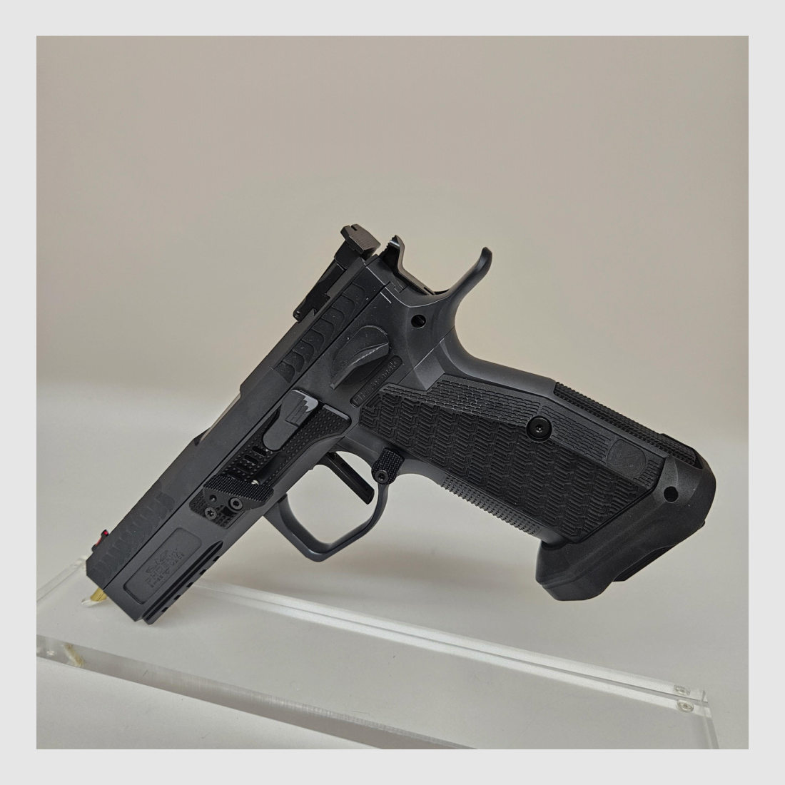 Phoenix Drake Standard, droitier, noir, uniquement SA, fibre rouge, OR LPA, 9 x 19mm, poignée en aluminium DR