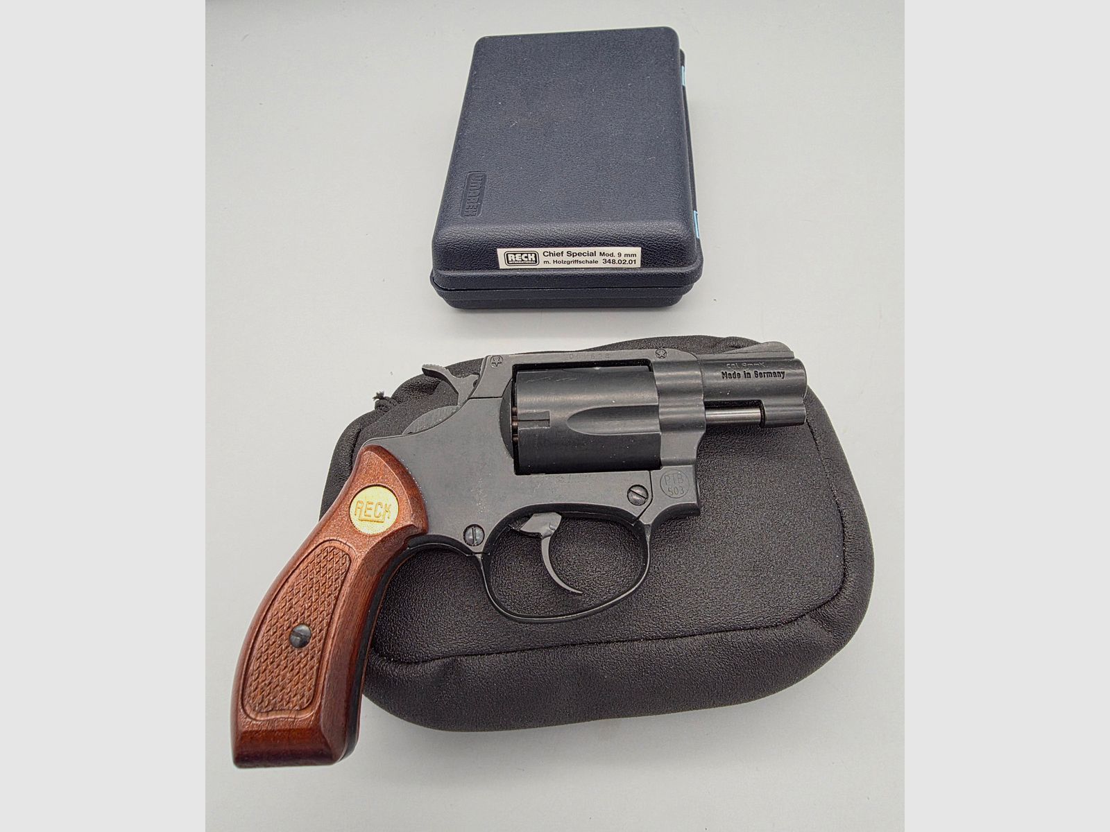 SRS Revolver Reck Chief Spezial w kal. 9mm Knall .380 z PTB 503 badaniem KD (1993)
