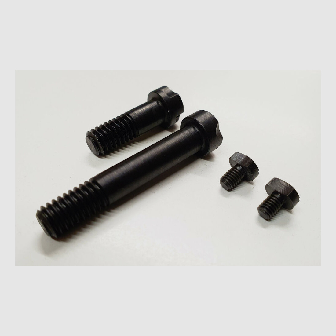 Schwaben Arms GmbH Set di viti Mauser K98 2x vite di sistema / vite di cassa (corta/lunga) 2x vite di sicurezza