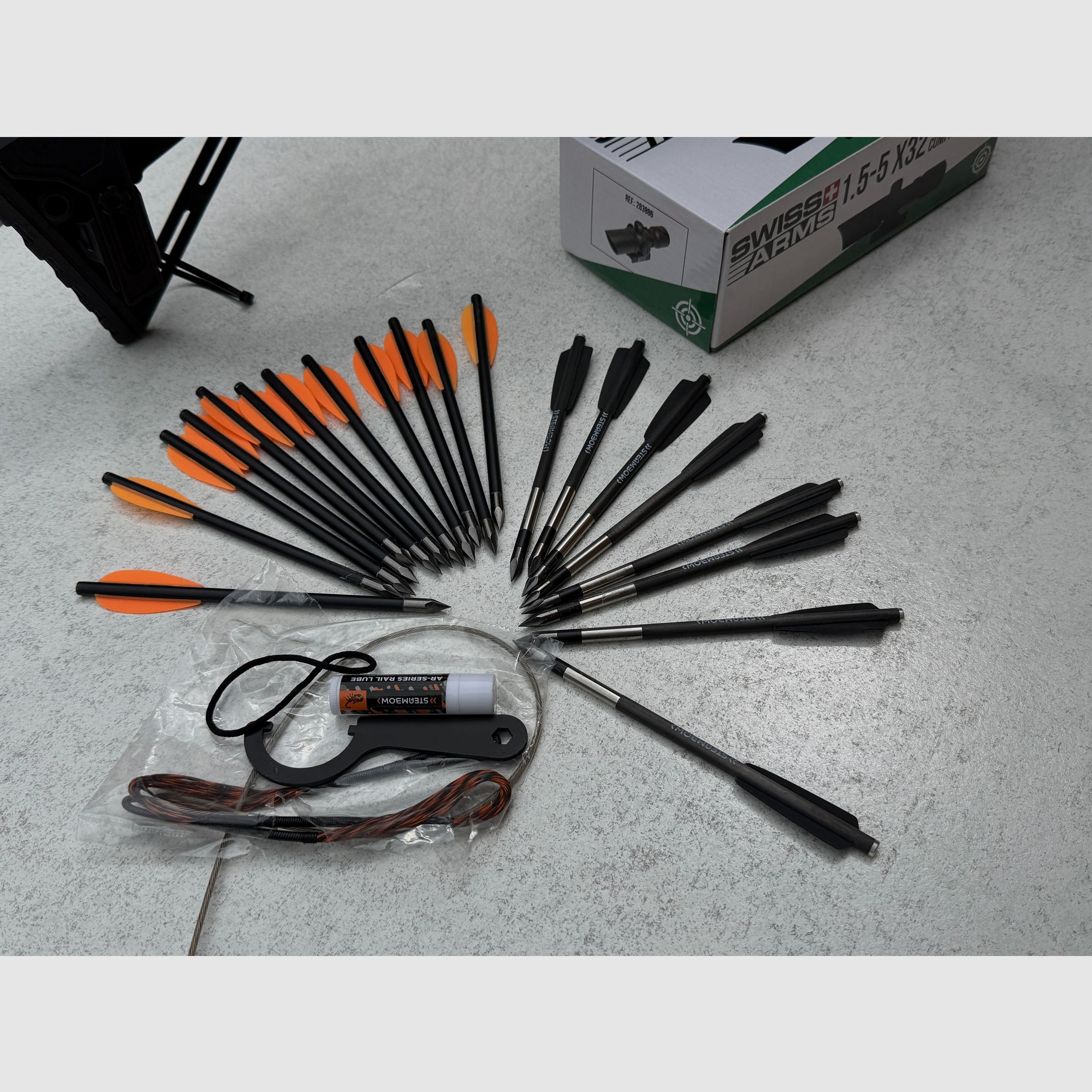 Armbrust Steambow AR-6 Stinger II Survival avec lunette de visée et divers accessoires :