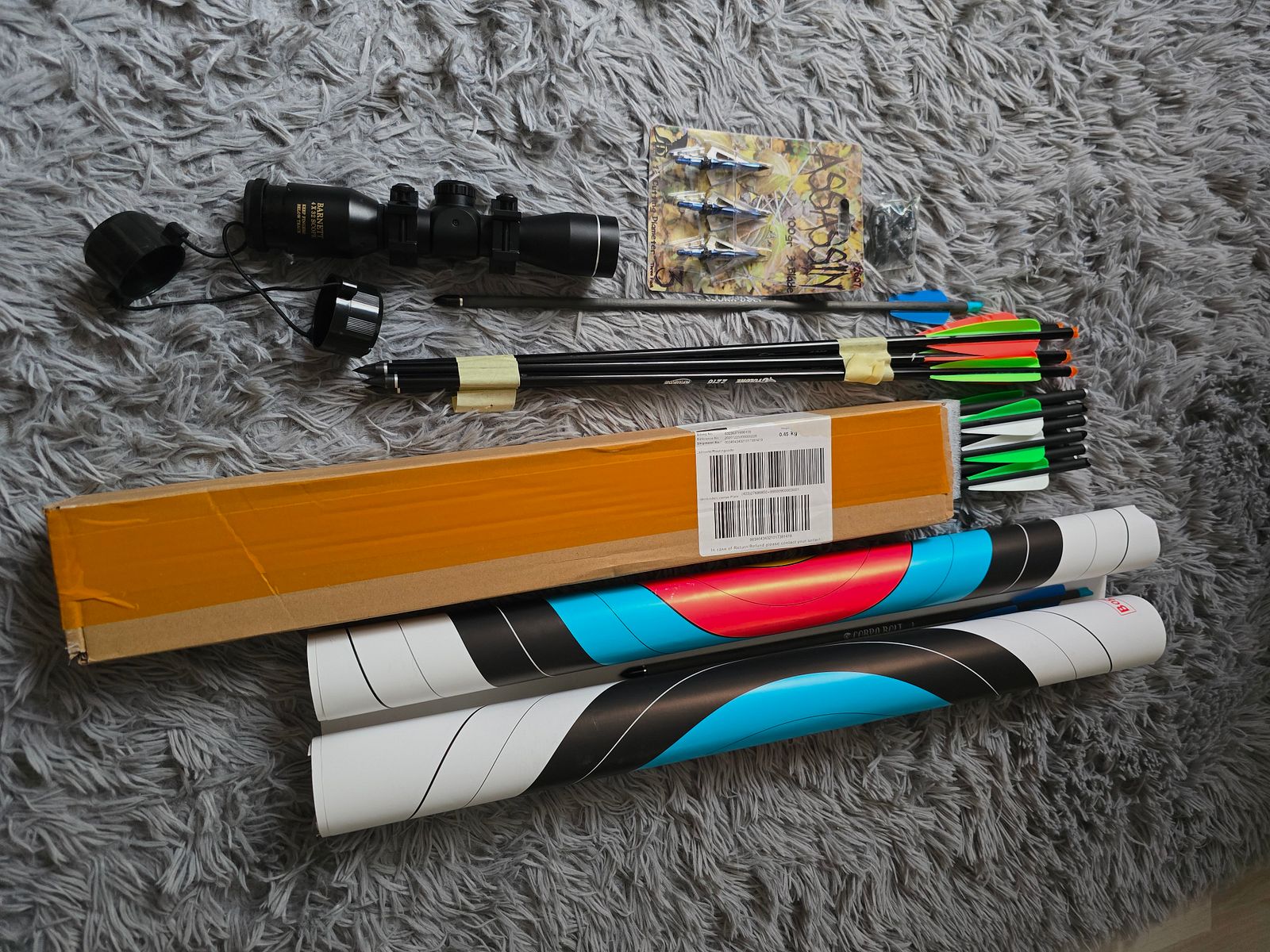 Armbrust-Zubehör-Set: Barnett Scope, Carbonpfeile, Jagdspitzen & Zielscheiben und Schaumstoffbox