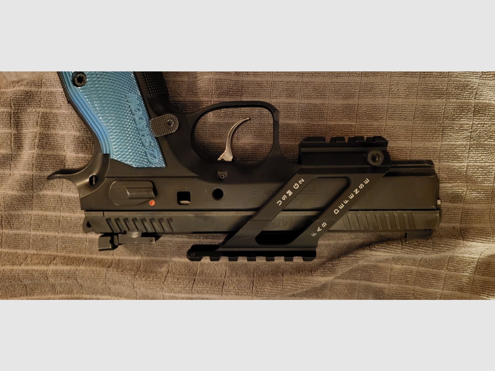 FAB Defense Universal Handgun Scope Mount - USM für CZ Shadow 2