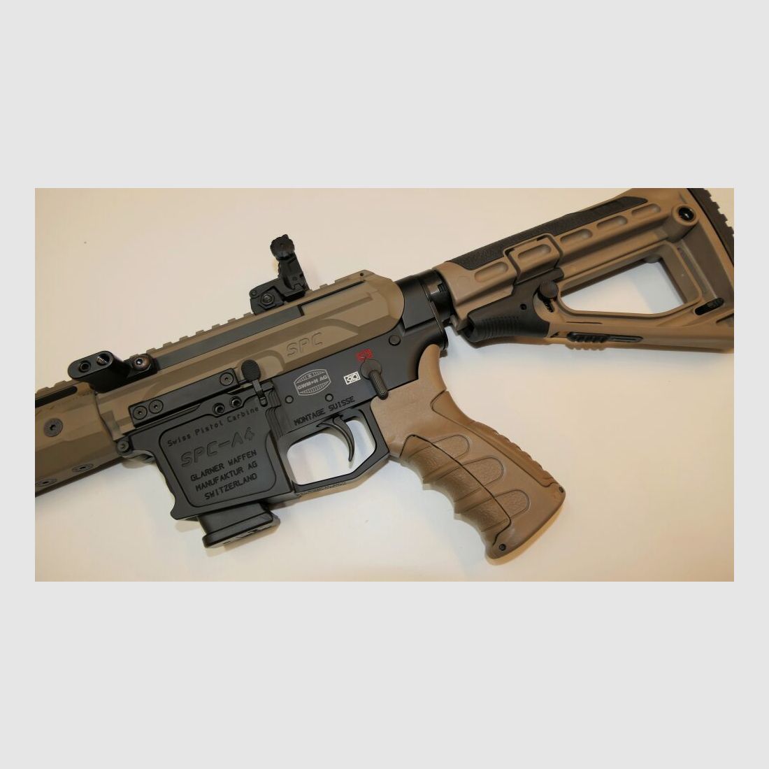 GWMH Selbstladebüchse GWMH SPC-HUNTER A4 10" (SWISS PISTOL CARBINE) FDE Kal.9x19 AR15 Glock Magazin