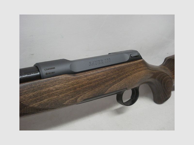 100 Classic LL56 MG oV - 8x57JS, Holzschaft