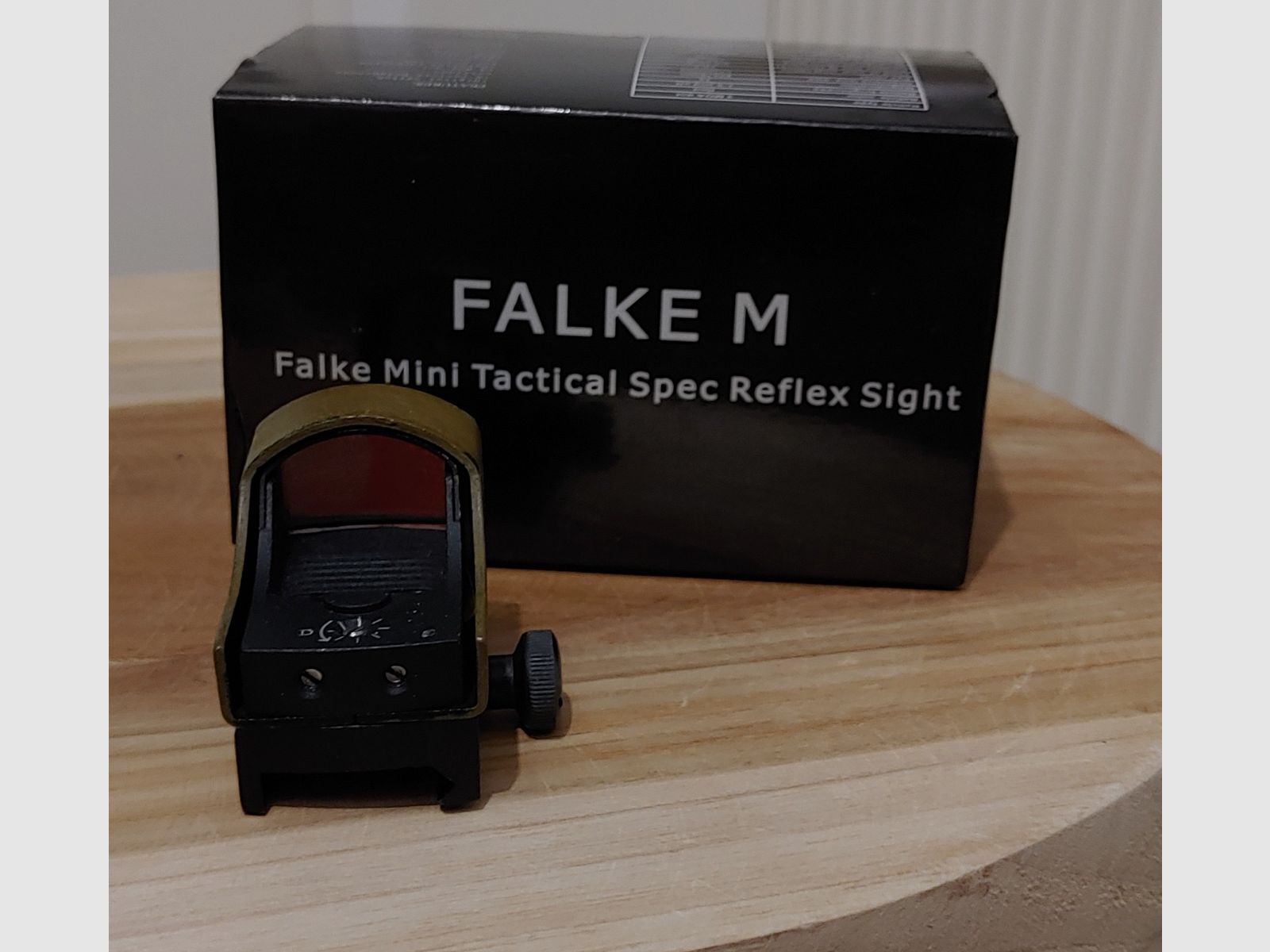 Falke M