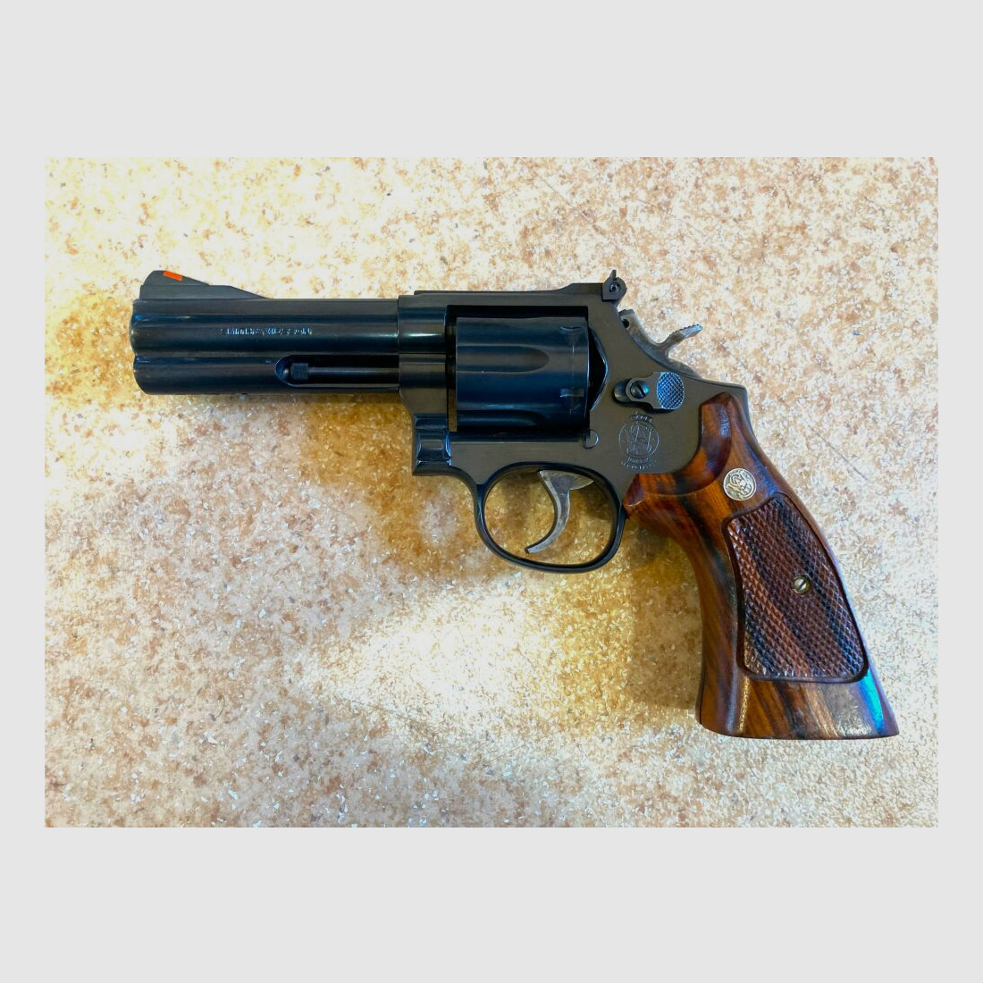 Smith & Wesson	 586-1