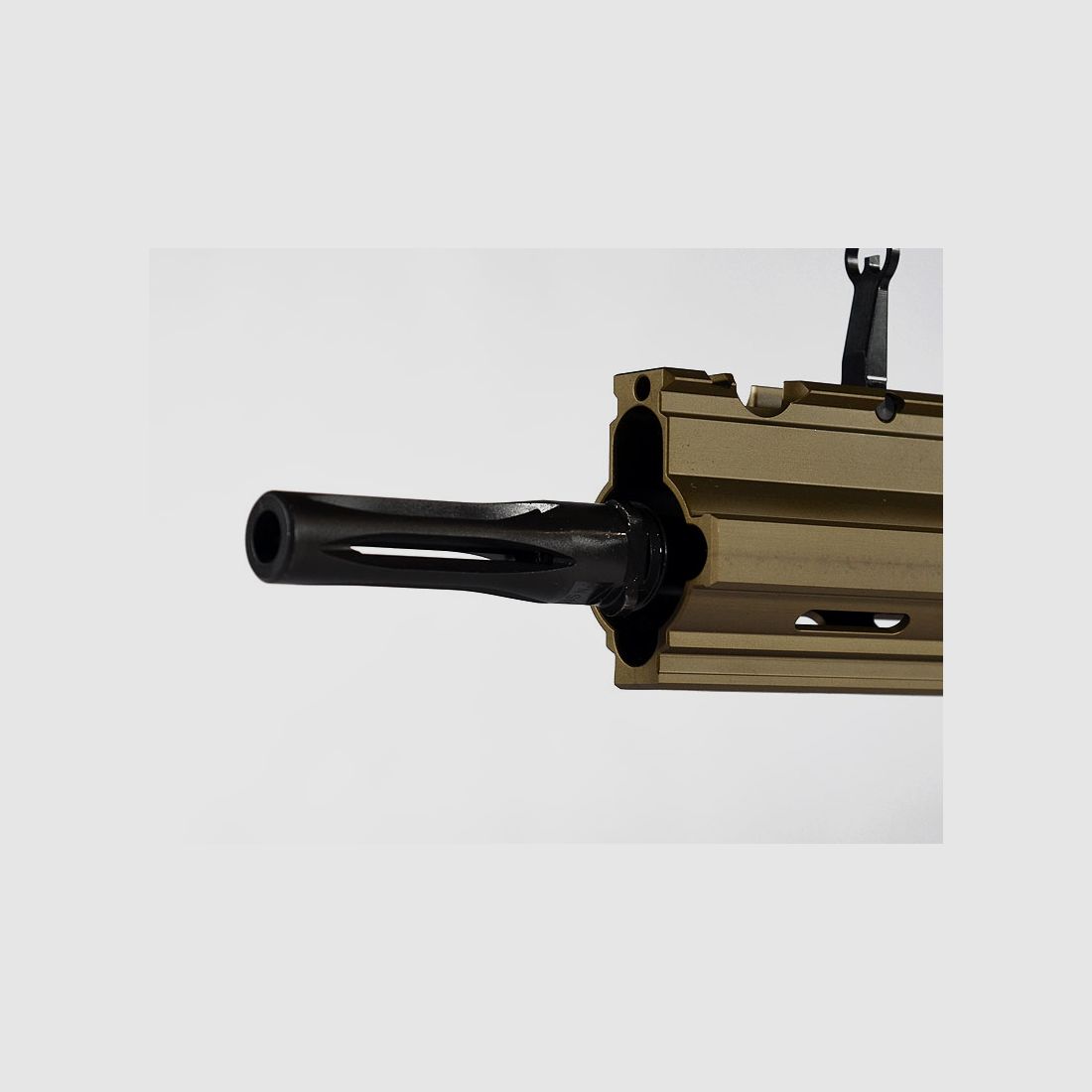 HK G28 tłumik ognia, klatka