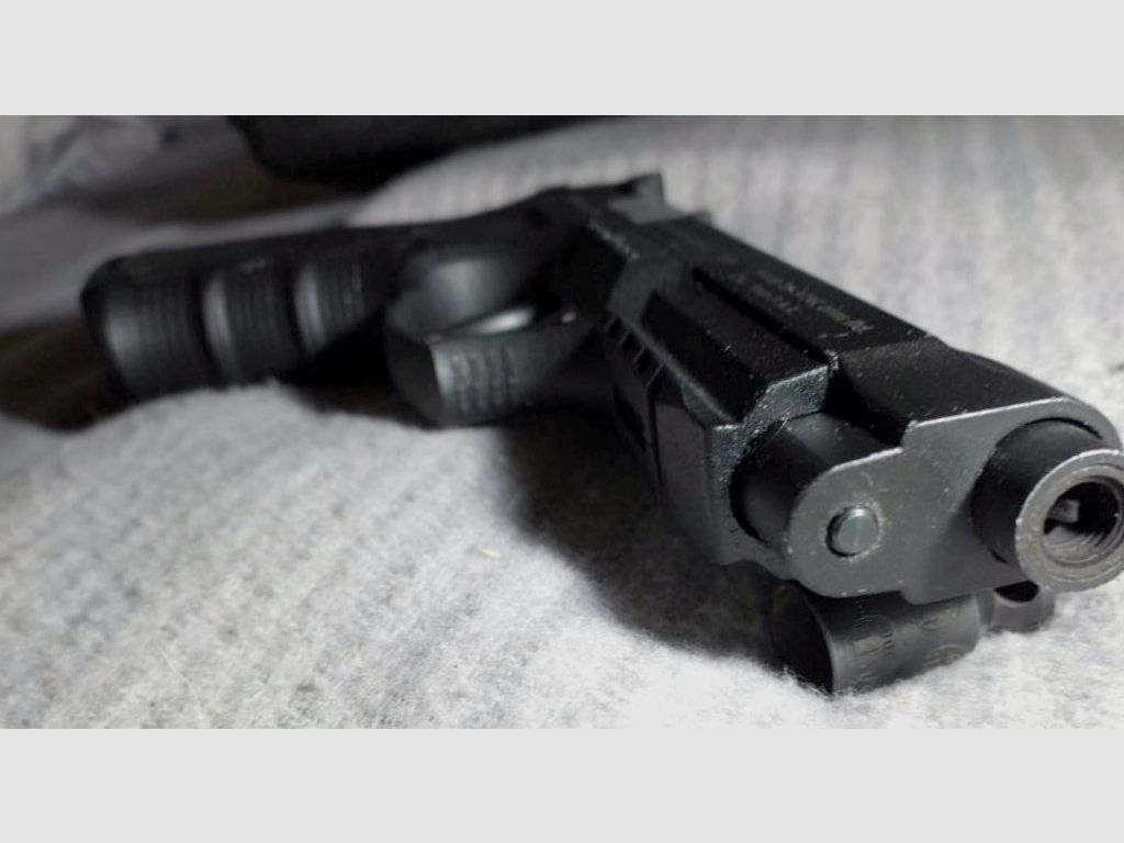 Zoraki 918 9mm P.A.K. zwart (PTB 1024) met twee magazijnen (1x18 - 1x25) en een nieuw First Strike Cordura holster