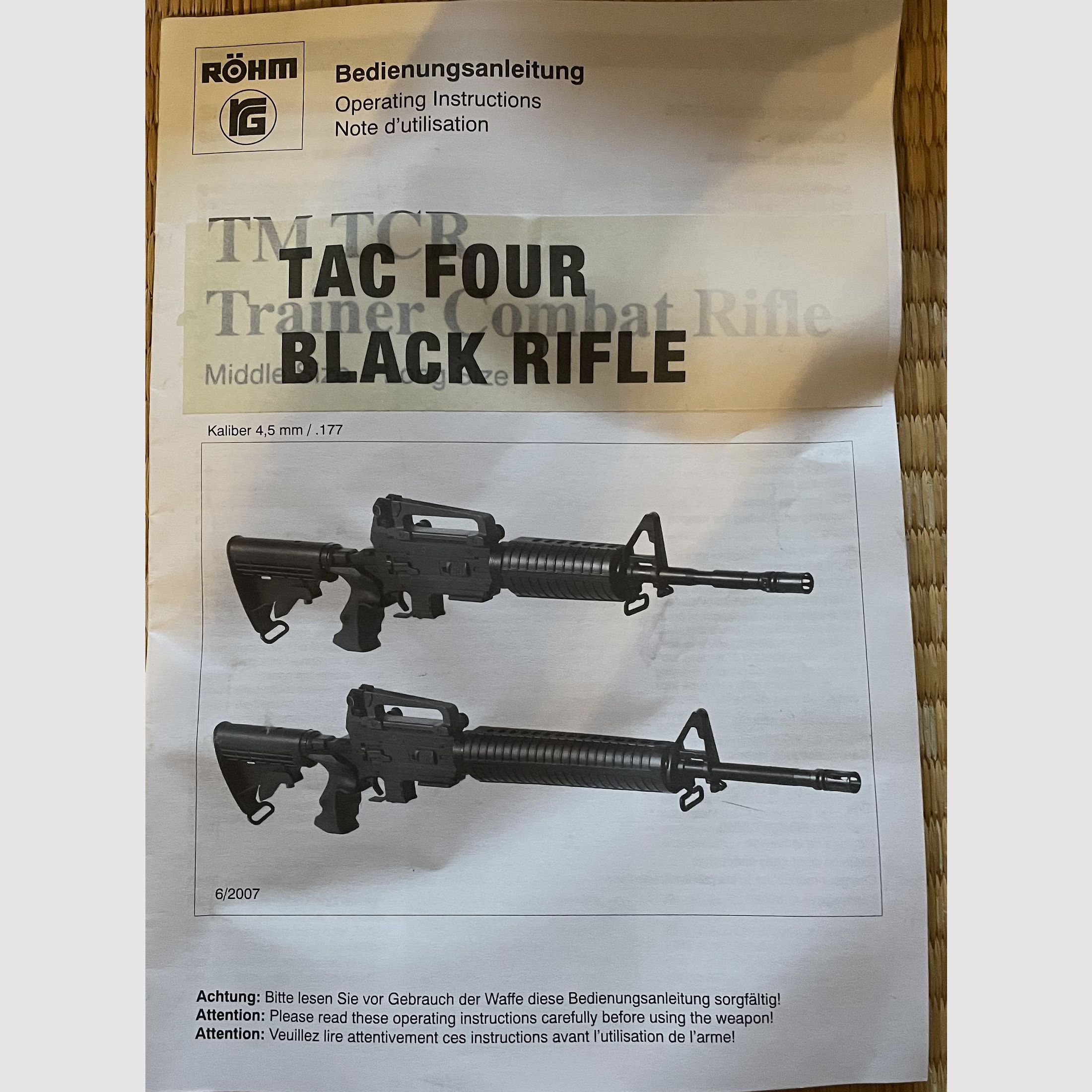 Röhm TacFour Black Rifle Co2 rifle con accesorios