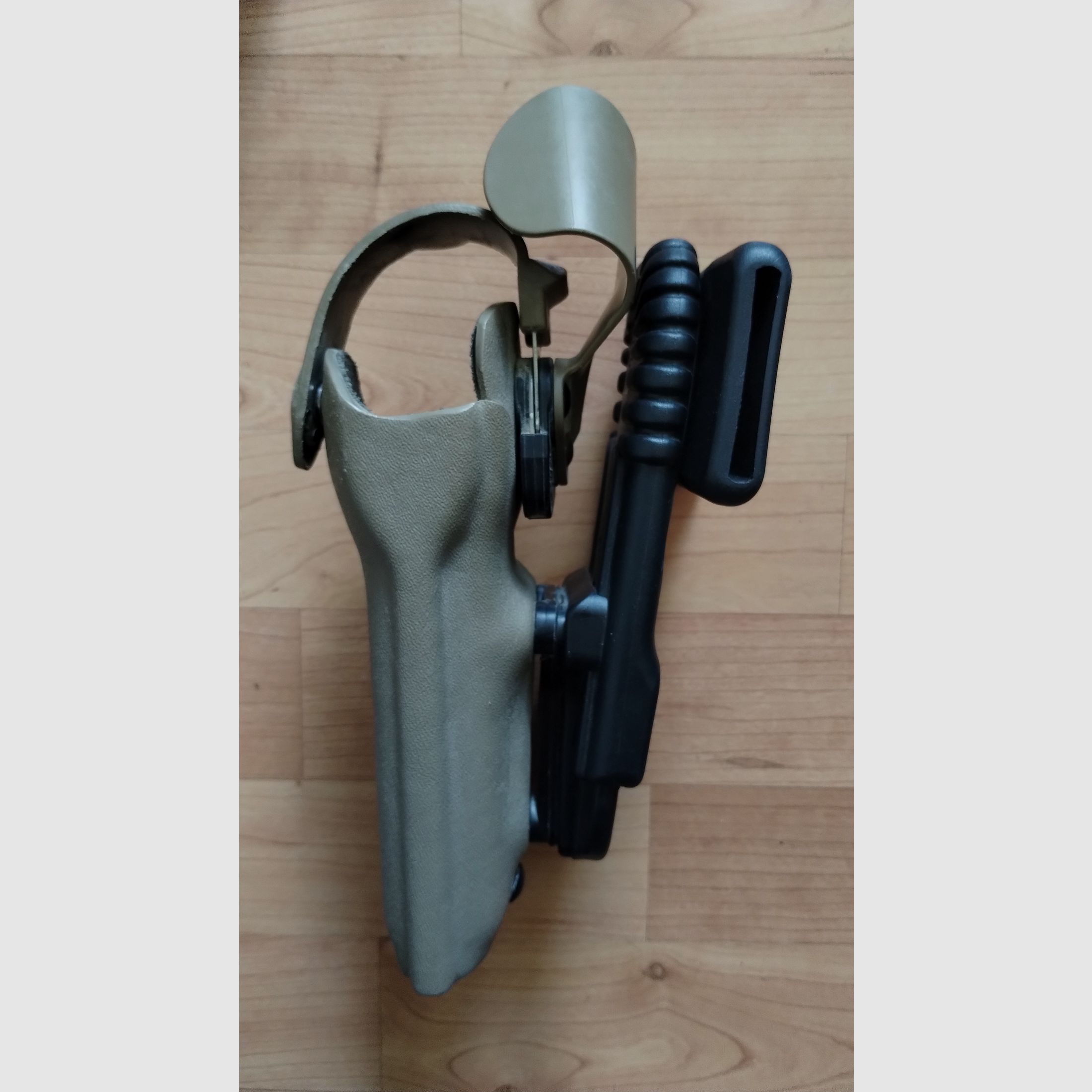 Safariland "STX Tactical" 6005-SP10 mit Gürtelaufnahme