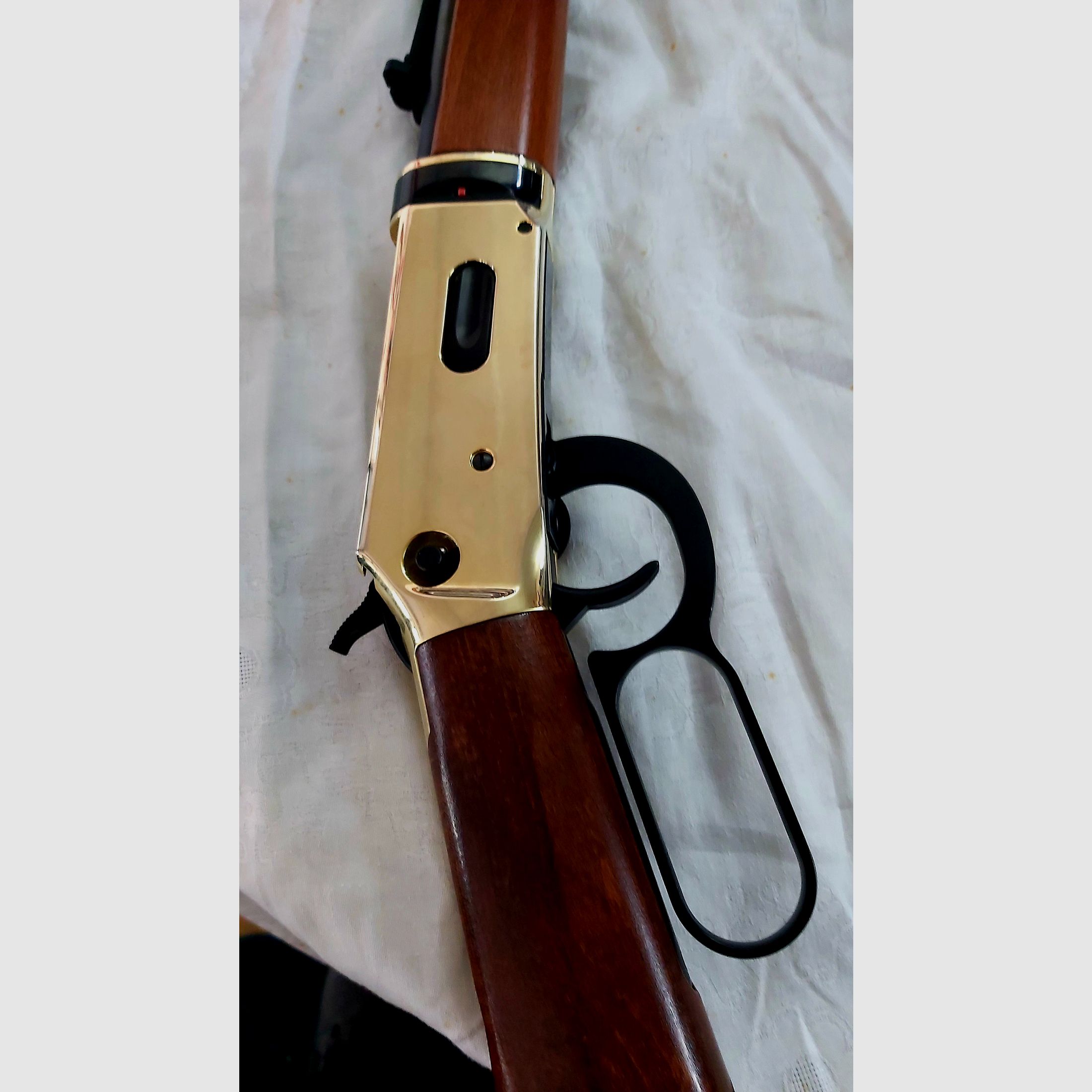 Walther Lever Action Wells Fargo long CO2-Gewehr in Gold-Optik im Kaliber 4,5mm -