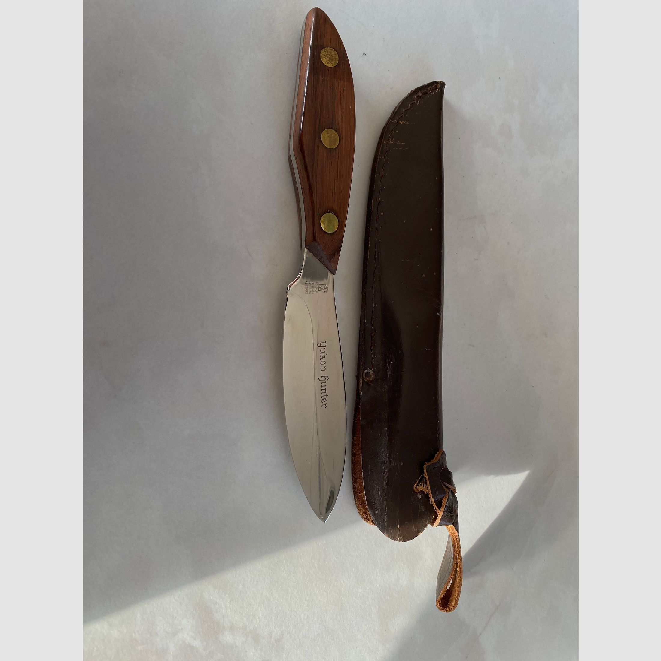 Yukon Hunter Jagdmesser – feststehende Klinge – Holzgriff – inkl. Lederscheide