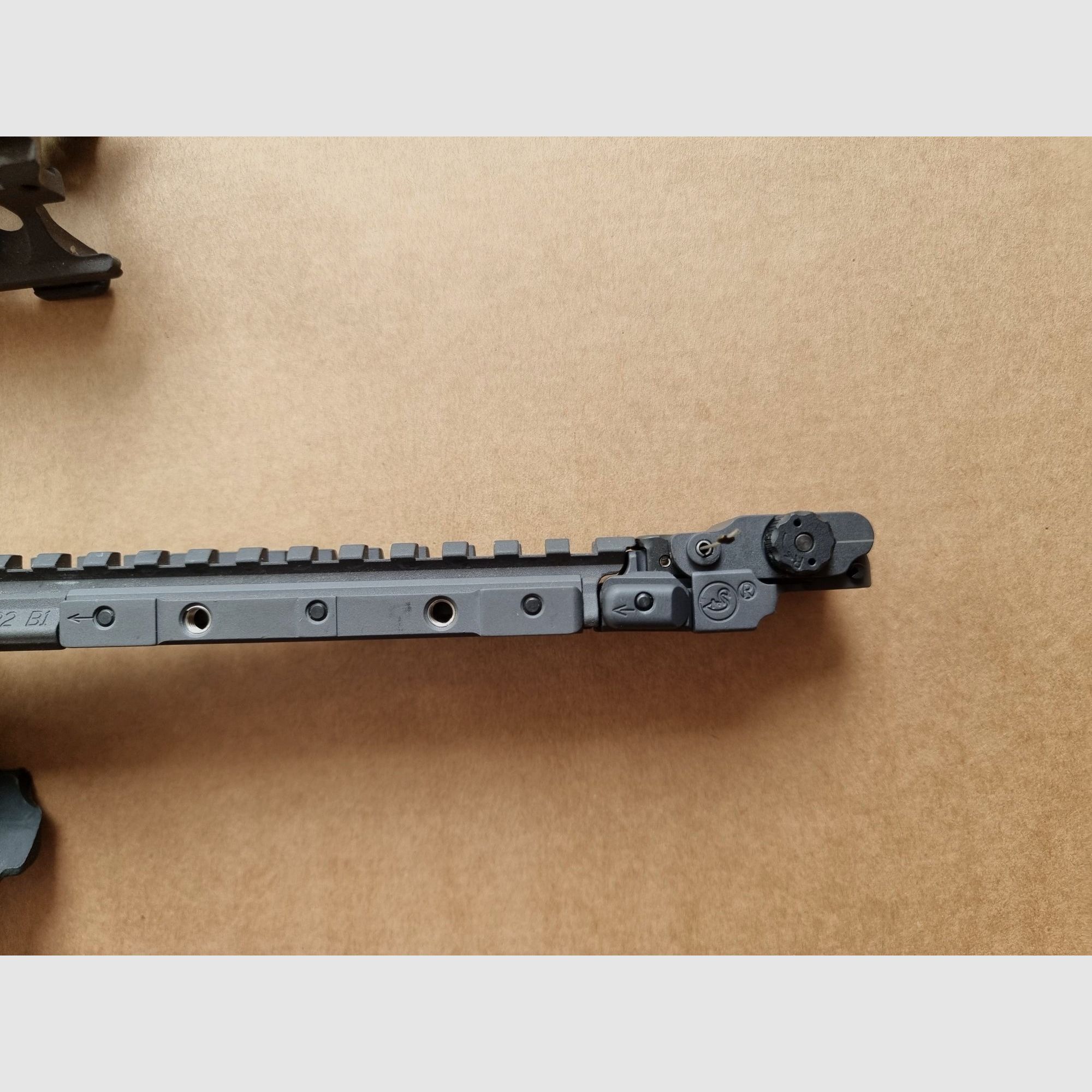 *RARA* A.R.M.S. - Sistema de riel #50-C con miras de gas plegables #41-BL y miras traseras #40-L - AR15 de los 2000