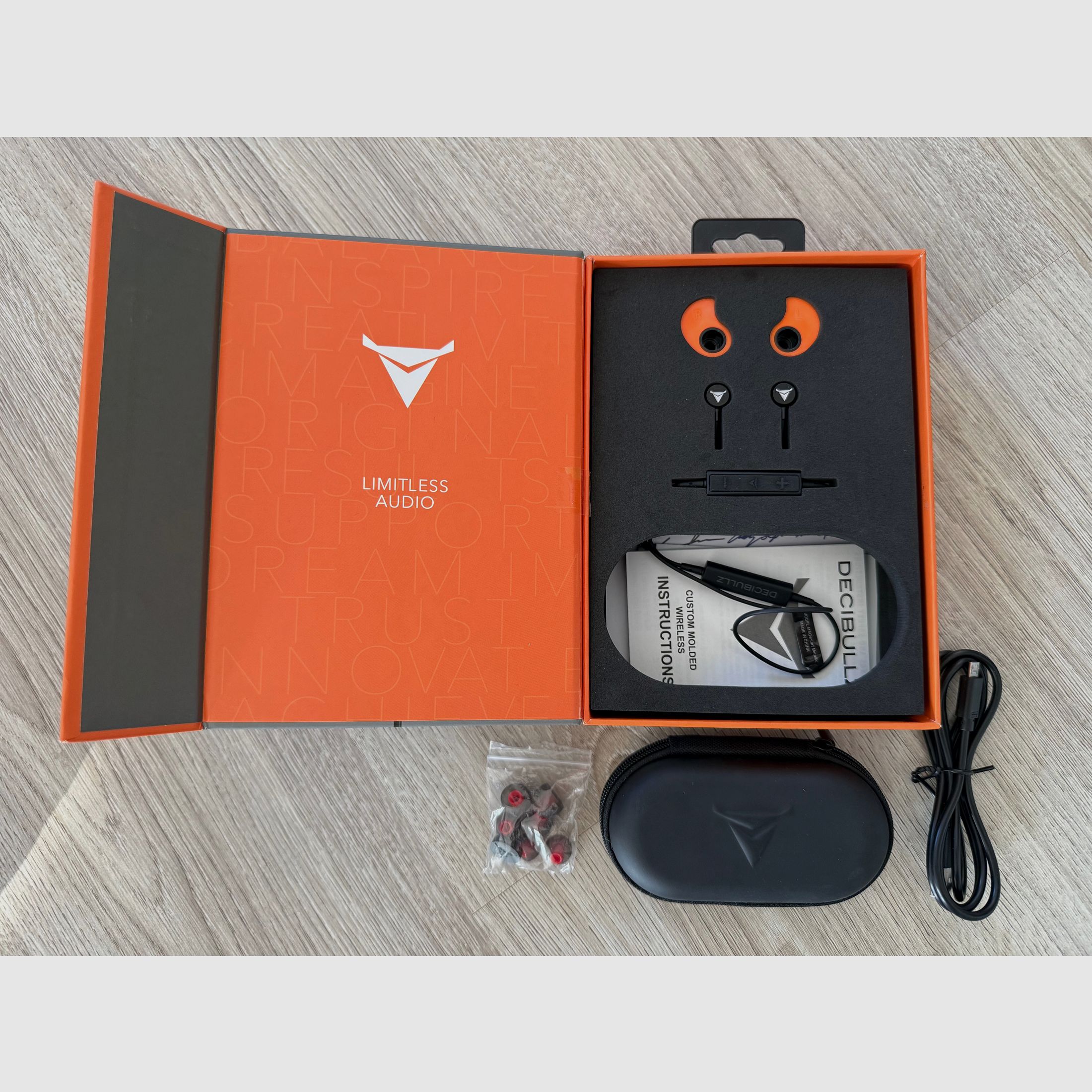 Gehörschutz elektronisch DECIBULLZ Wireless Orange anpassbar