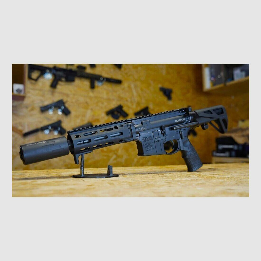 Daniel Defense PDW 300BLK Repetierbüchse 7 Zoll mit integriertem Schalldämpfer, Bild 6 von 6