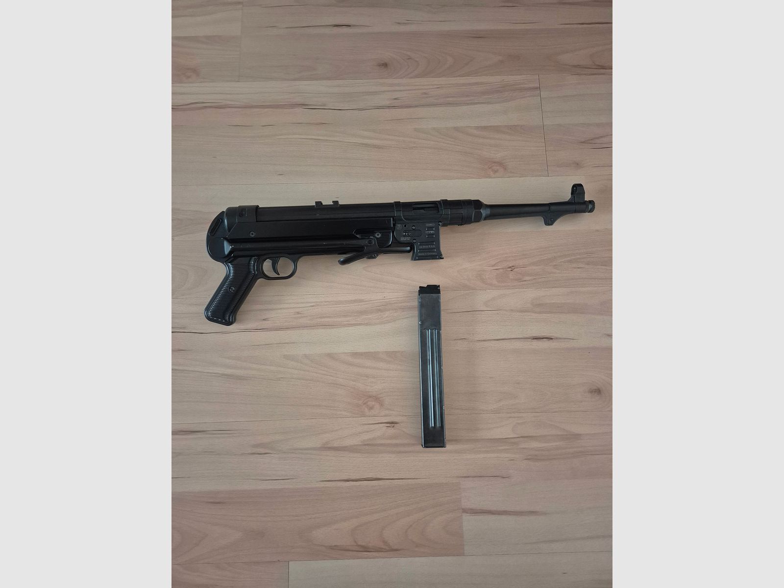 MP40 blank-firing submachine gun 9mm P.A.K.