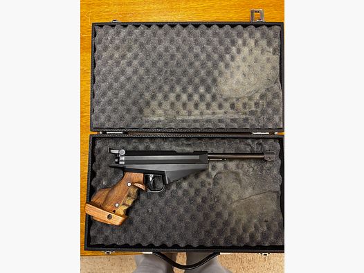 Feinwerkbau air pistol LP90