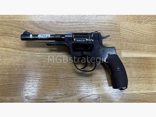Izhvesk Nagant Revolver 1943 Red Army 7.62mm Nagant / Izhmash