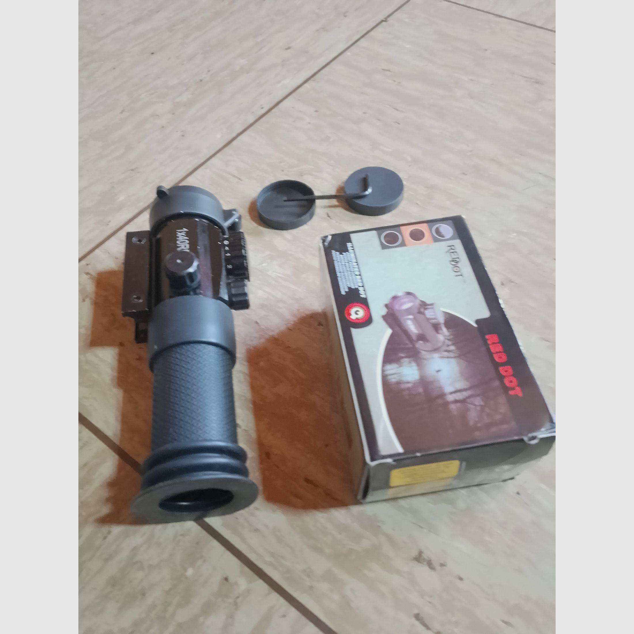 Red DOT red or green crosshair with sunshade cap yellow 11mm rail 21mm Picatinny new