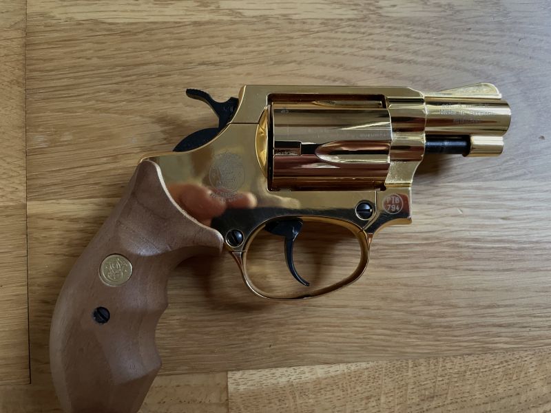 Smith & Wesson Schreckschuss Revolver Chiefs Special vergoldet 9mm R