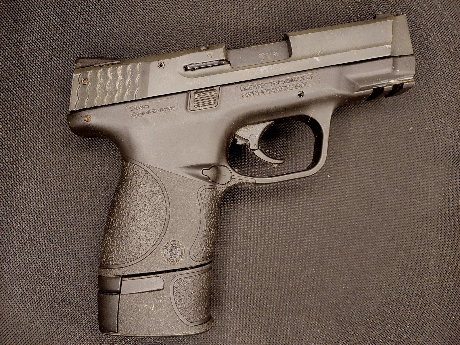 Smith & Wesson M&P 9C 9mm P.A.K. schwarz (PTB 984) mit 2 Magazinen (1 x verl.)