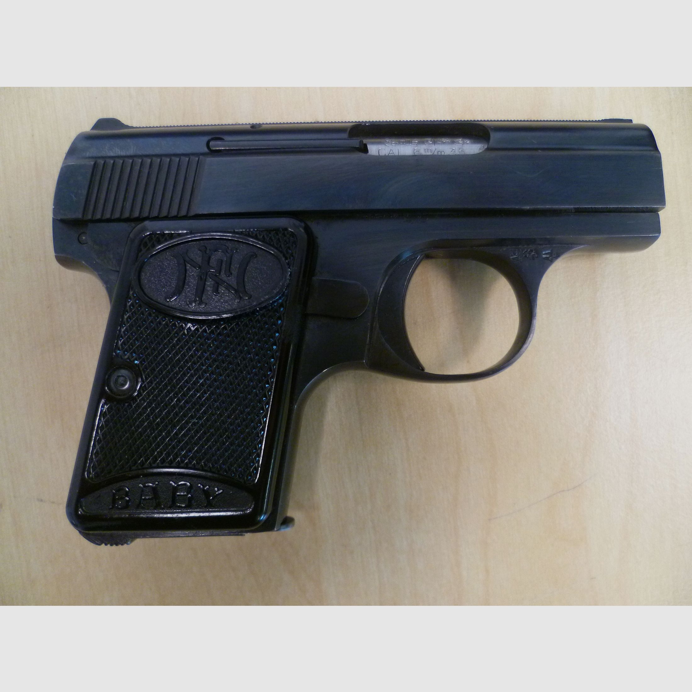 Pistole FN Baby 6,35 mm Browning