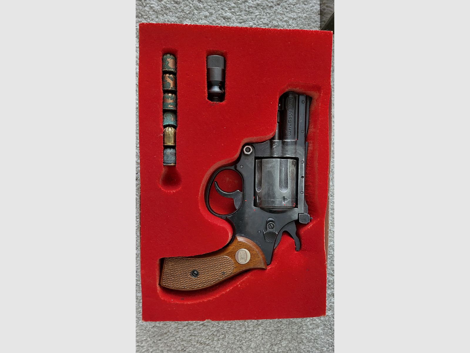 Revolver à double action Mod. Magnum cal.45k