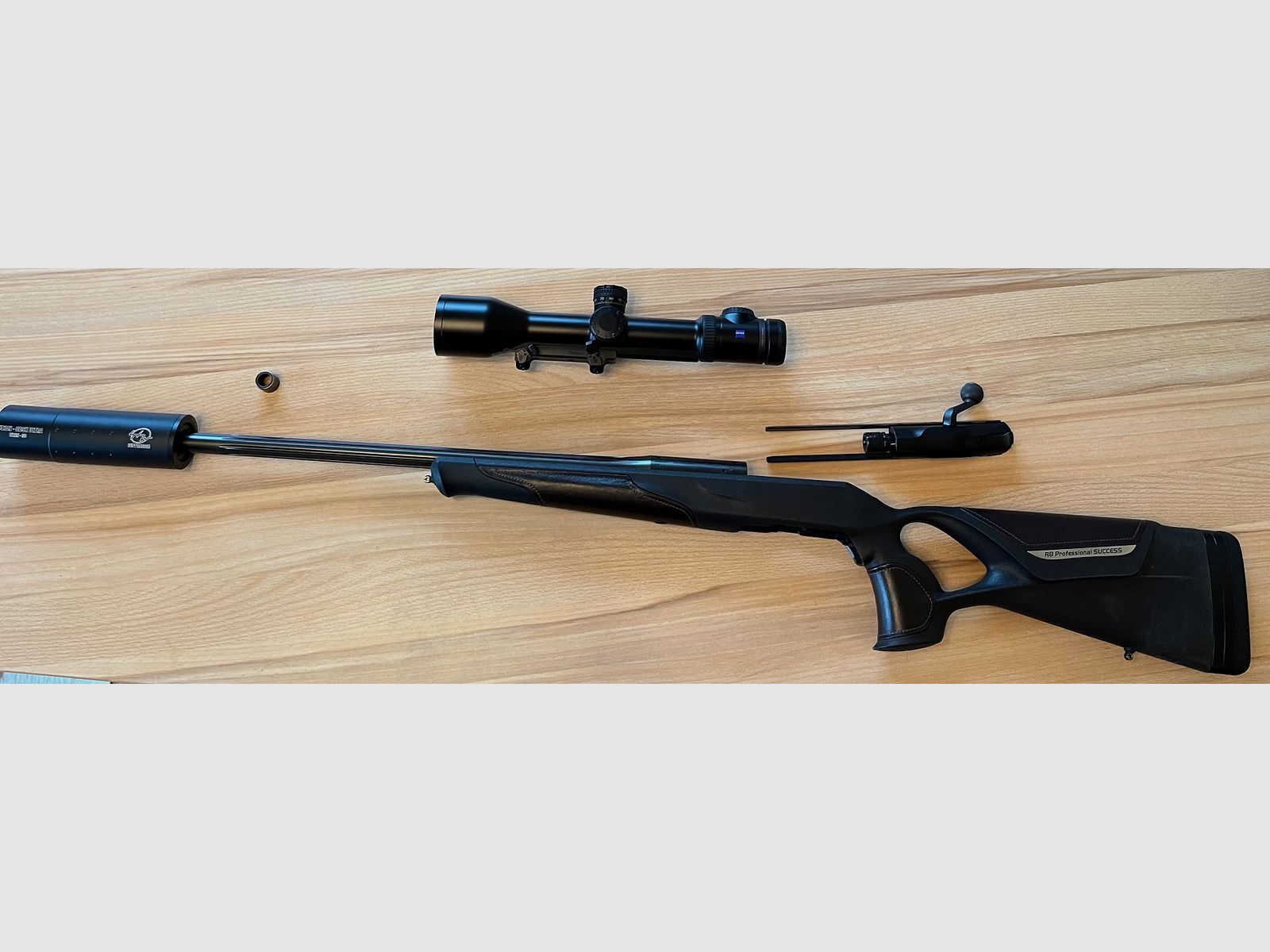 Blaser R8 Professional SUCCESS Leather 8X57JS Complete Offer