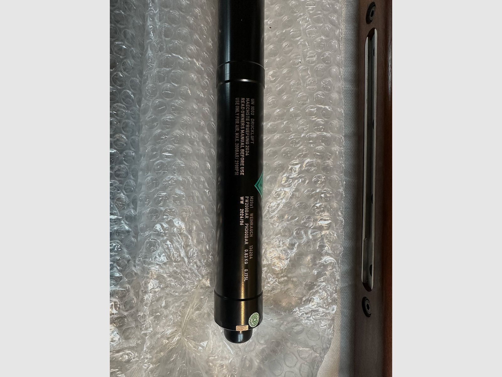 Weihrauch HW 100 T, mit SD, 3 neue Kartuschen, WBK-pflichtig, neuwertig 