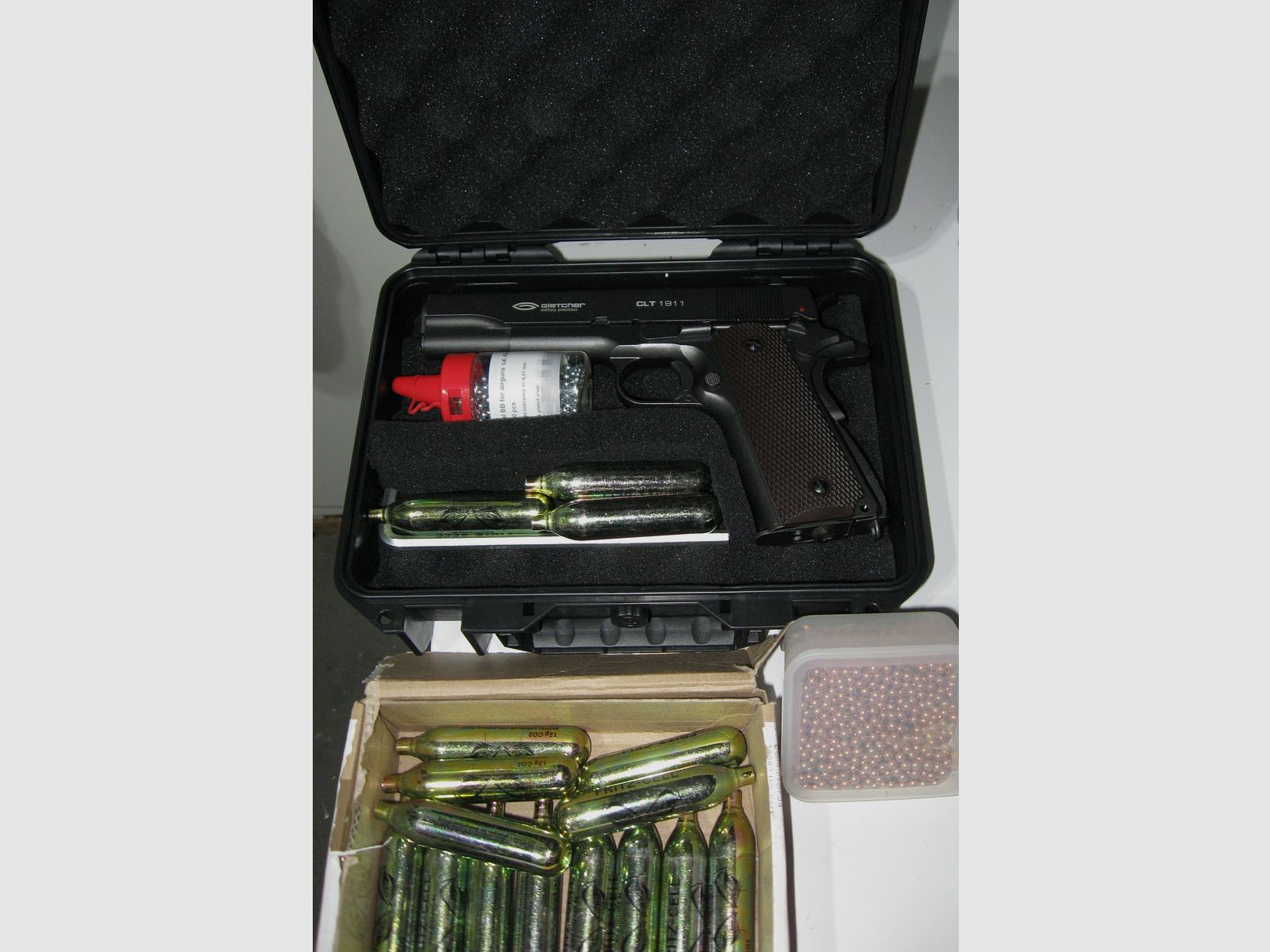 Legendäre CLT 1911 (Übungspistole, da Gewicht wie Original)
