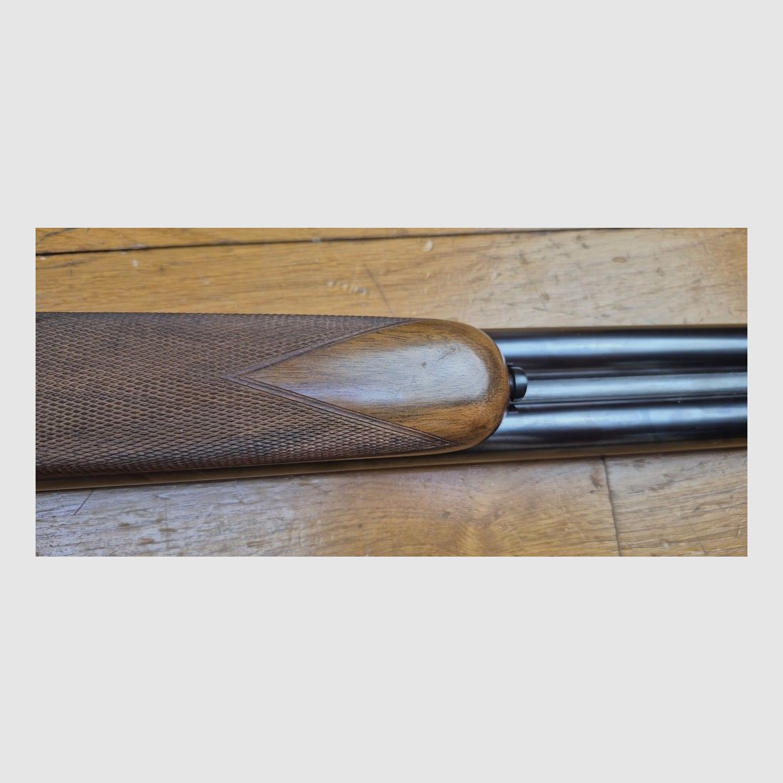 Wunderschöne Flinte Robust Modell Nr. 246 – Manufrance Saint-Étienne – Kal. 16/70 – Waffe um 1952/1954 (!) – 100% Jaspage und Gravuren – Spiegel-Lauf, quasi nie geschossen – Vollständige Originalverpackung (Garantie, Handbuch, Prüfungszertifikat) – Zustand nahe neuwertig für diese 72 Jahre! – Fast museales Stück – TBE+++, Bild 20 von 56